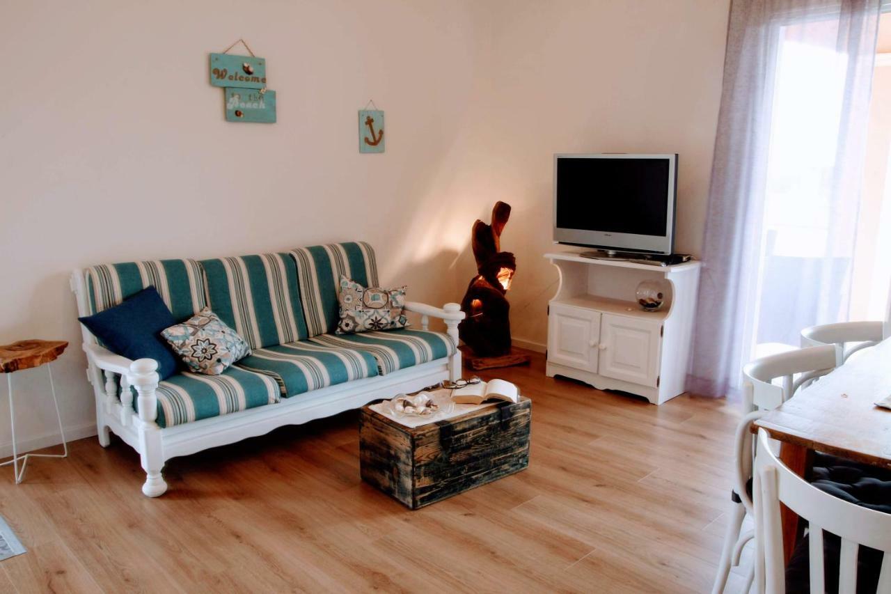 Grande Casa Al Mare Le Verande Santa Maria Navarrese Eksteriør billede