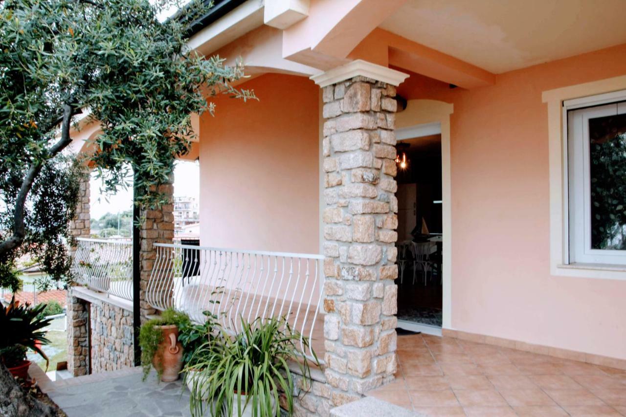 Grande Casa Al Mare Le Verande Santa Maria Navarrese Eksteriør billede