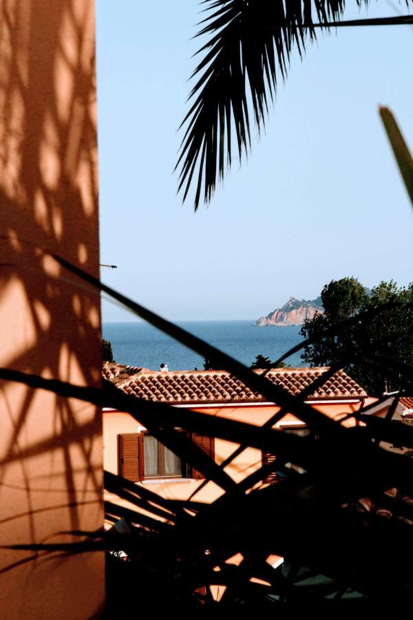 Grande Casa Al Mare Le Verande Santa Maria Navarrese Eksteriør billede