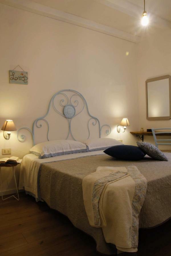 Grande Casa Al Mare Le Verande Santa Maria Navarrese Eksteriør billede